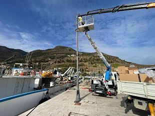 completati-i-lavori-di-illuminazione-e-messa-in-sicurezza-alla-cala-marina-di-castellammare-del-golfo