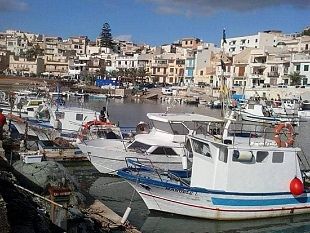lavori-piazza-in-legno-marinella-obiettivo-citta-presenta-uninterrogazione