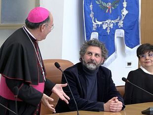 petrosino-il-vescovo-giurdanella-porta-il-suo-saluto-al-sindaco-anastasi
