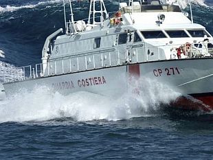 tragedia-al-largo-di-lampedusa-si-cerca-un-bimbo-disperso-dopo-il-naufragio
