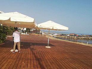 riapre-al-pubblico-la-piazzetta-in-legno-a-marinella