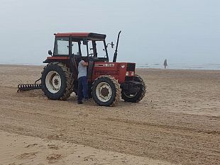proseguira-per-lintera-stagione-il-servizio-di-pulizia-e-manutenzione-delle-spiagge