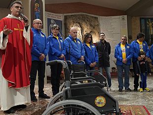 trapani-lassociazione-simona-genco-dona-due-sedie-a-rotelle-allunitalsi