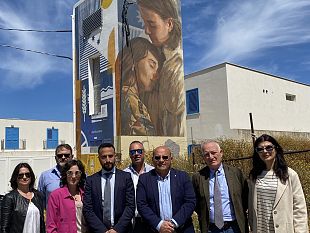 san-vito-lo-capo-street-art-nuovo-look-per-sei-cabine-elettriche