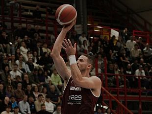 trapani-shark-sbanca-napoli-con-il-punteggio-di-90-97
