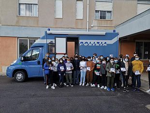i-camper-della-polizia-di-stato-allic-capuana-pardo