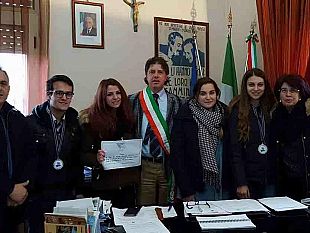 campobello-giovani-studenti-vincono-concorso-europeo-ricevuti-oggi-dal-sindaco