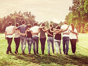 lamicizia-che-nasce-per-caso-ma-che-ti-resta-per-sempre-nel-cuore