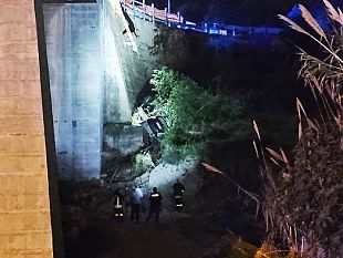 drammatico-incidente-sulla-ss115-auto-precipita-dal-viadotto-salvo-un-25enne
