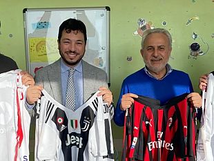 trapani-una-maglia-in-corsia-le-maglie-dei-calciatori-diventano-camici-per-i-bambini-in-chirurgia-pediatrica