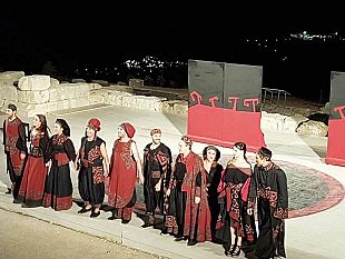 video-segesta-grande-successo-di-menecmi-di-nicasio-anzelmo-continuano-le-dionisiache