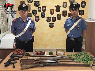 campobello-deteneva-in-casa-armi-e-droga-arrestato-dai-carabinieri