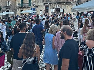 erice-grande-successo-per-la-seconda-edizione-di-borgo-di-vino-in-tour