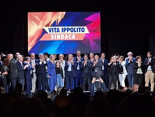 grande-partecipazione-al-cine-teatro-rivoli-per-la-presentazione-del-programma-della-candidata-sindaca-vita-ippolito