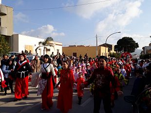 tra-carri-coriandoli-e-mascherine-custonaci-paceco-e-valderice-in-festa-per-il-carnevale