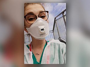 ha-difeso-i-suoi-nonnini-dal-coronavirus-la-storia-della-23enne-mazarese-paola-barracco-infermiera-professionale-in-provincia-di-parma