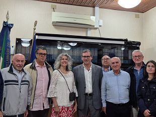dallamerica-a-castellammare-del-golfo-karen-joia-di-stefano-ritrova-le-sue-radici-grazie-a-una-ricerca-genealogica