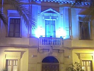 calatafimi-il-comune-sillumina-di-blu-per-la-giornata-delle-vittime-civili-delle-guerre-e-dei-conflitti-nel-mondo