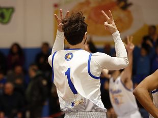 la-nuova-pallacanestro-marsala-batte-il-basket-giarre