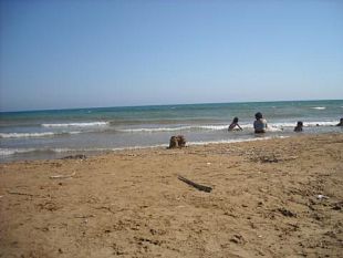 la-sicilia-che-cade-a-pezzi-lo-sfascio-di-tre-fontane