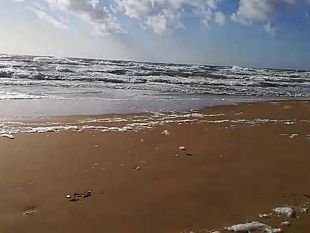 paura-a-triscina-trascinate-al-largo-sul-sup-salvate-da-due-ragazzi-in-moto-dacqua