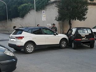 trapani-ancora-un-incidente-stradale-due-auto-si-scontrano-in-via-vito-sorba