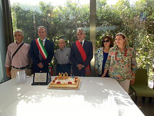 festa-per-i-100-anni-di-nonno-francesco-di-girolamo-gli-auguri-della-citta-di-marsala