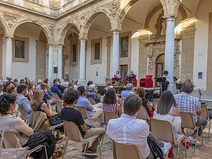 presentato-a-mazara-il-libro-di-dory-hopps