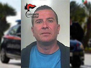 grazie-al-fiuto-del-cane-derby-i-carabinieri-sequestrano-32kg-di-hashish-e-56-850-euro-arrestato-41enne