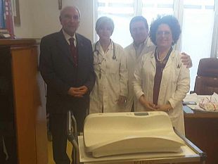 mazara-ex-primario-dona-bilancia-pesa-neonati-alla-pediatria-dell-a-ajello