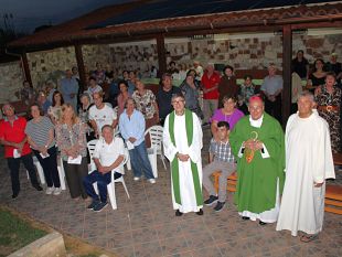 mazara-il-vescovo-giurdanella-celebra-la-s-messa-con-la-comunita-germoglio-di-speranza