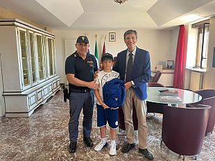 questore-di-trapani-dott-giuseppe-felice-peritore-ha-ricevuto-pietro-un-giovane-trapanese-di-anni-9