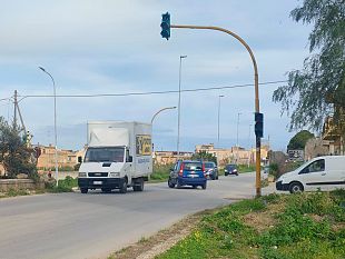 mazara-continuano-a-non-funzionare-i-semafori-allincrocio-tra-la-via-giovanni-falcone-e-la-via-val-di-mazara