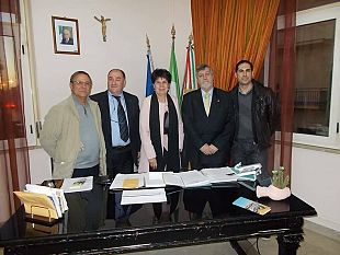campobello-il-vicesindaco-antonella-moceri-riceve-il-segretario-nazionale-di-fiamma-tricolore-attilio-carelli