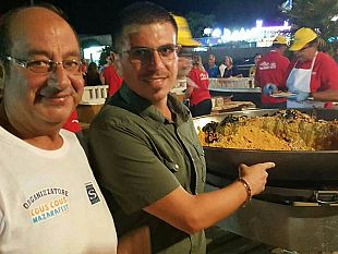video-grande-partecipazione-di-amanti-del-gusto-alla-prima-serata-del-couscous-mazara-fest-2017