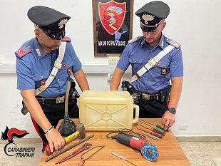 trapani-bidone-imbuto-e-arnesi-vari-denunciati-dai-carabinieri-due-soggetti
