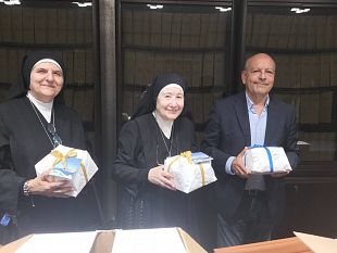 erice-lordine-dei-medici-dona-panettoni-di-natale-per-i-bimbi-ucraini