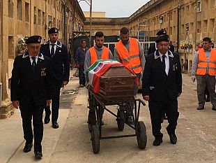 mazara-traslata-la-salma-di-natale-gallo-caduto-per-la-patria-nel-1942