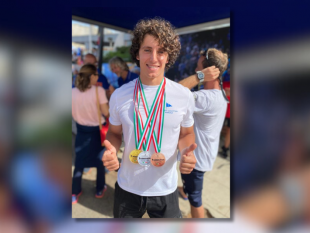silvio-catalano-atleta-della-societa-canottieri-marsala-e-il-nuovo-campione-italiano-windsurfer