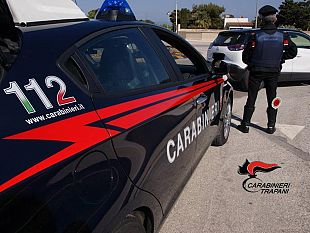 trapani-i-carabinieri-la-sorprendono-mentre-cerca-di-liberarsi-della-cocaina-arrestata-una-46enne