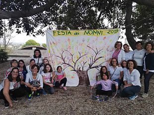 video-grande-successo-per-la-festa-dei-nonni-organizzzata-dal-comitato-genitori