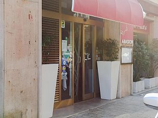 trapani-ladri-sfondano-la-porta-e-fanno-irruzione-al-ristorante-ai-bastioni