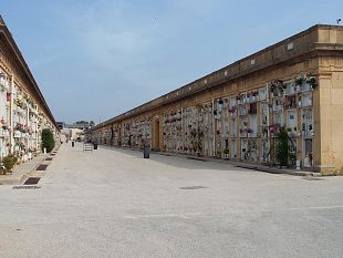 mazara-concessione-di-40-loculi-a-viventi-per-ricongiungimento-loculi-vicini-o-attigui-con-congiunti-gia-tumulati