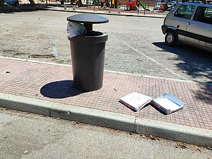 erice-piazza-pertini-tra-sporcizie-e-ineducazione-dei-cittadini