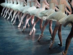 avviso-pubblico-per-la-selezione-di-ballerini-ballerine-di-fila-ente-luglio-musicale-trapanese