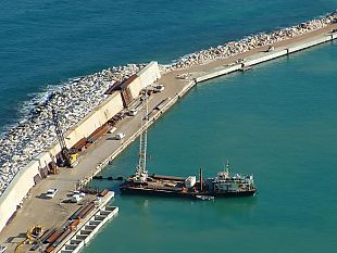castellammare-indagini-geologiche-sul-molo-portuale