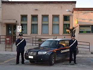 trapani-ritrovata-e-riconsegnata-lauto-delle-poste-italiane-rubate-a-valderice