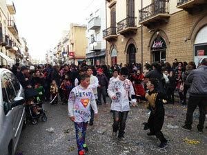 al-via-mazara-in-maschera-carnevale-in-citta