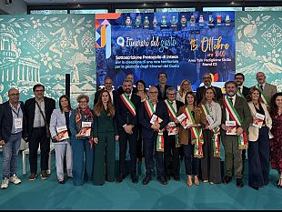 firmato-al-ttg-di-rimini-il-protocollo-degli-itinerari-del-gusto-dodici-comuni-trapanesi-scelgono-di-esserci