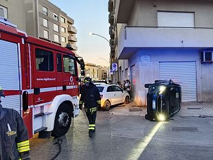 trapani-scontro-fra-2-auto-in-via-archi-complice-la-forte-velocita